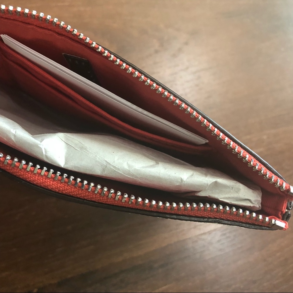 ❗️SOLD❗️COACH corner zip wristlet wallet berries - Picture 6 of 8